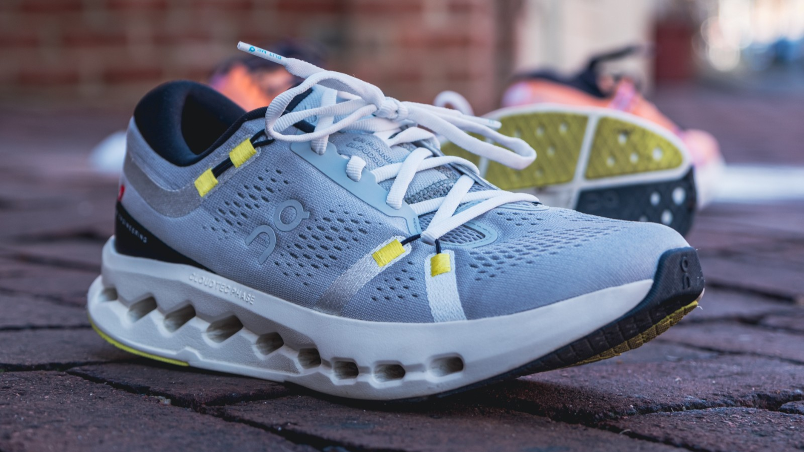 Hinh anh 2: Giay chay bo On Cloudsurfer 2 voi cong nghe CloudTec Phase™