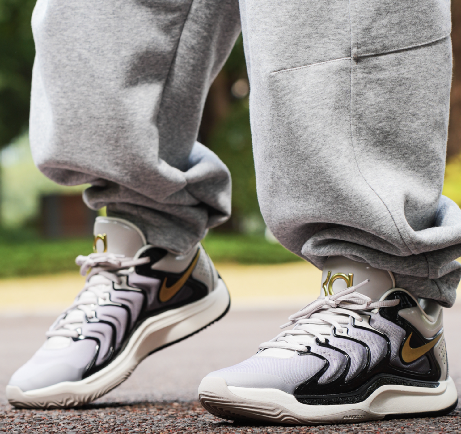 Alternative view of Giày Nike KD 17 'Light Iron Ore Black Sail' FJ9488-003