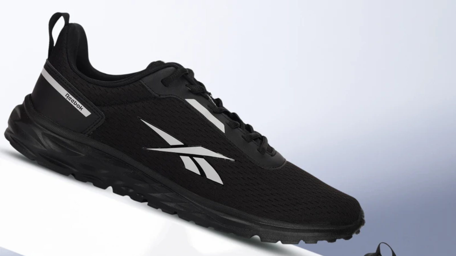 Top 10 đôi giày chạy màu đen tốt nhất cho nam 2025 Hinh anh 1: Giay chay bo mau den cho nam tu cac thuong hieu hang dau nam 2025