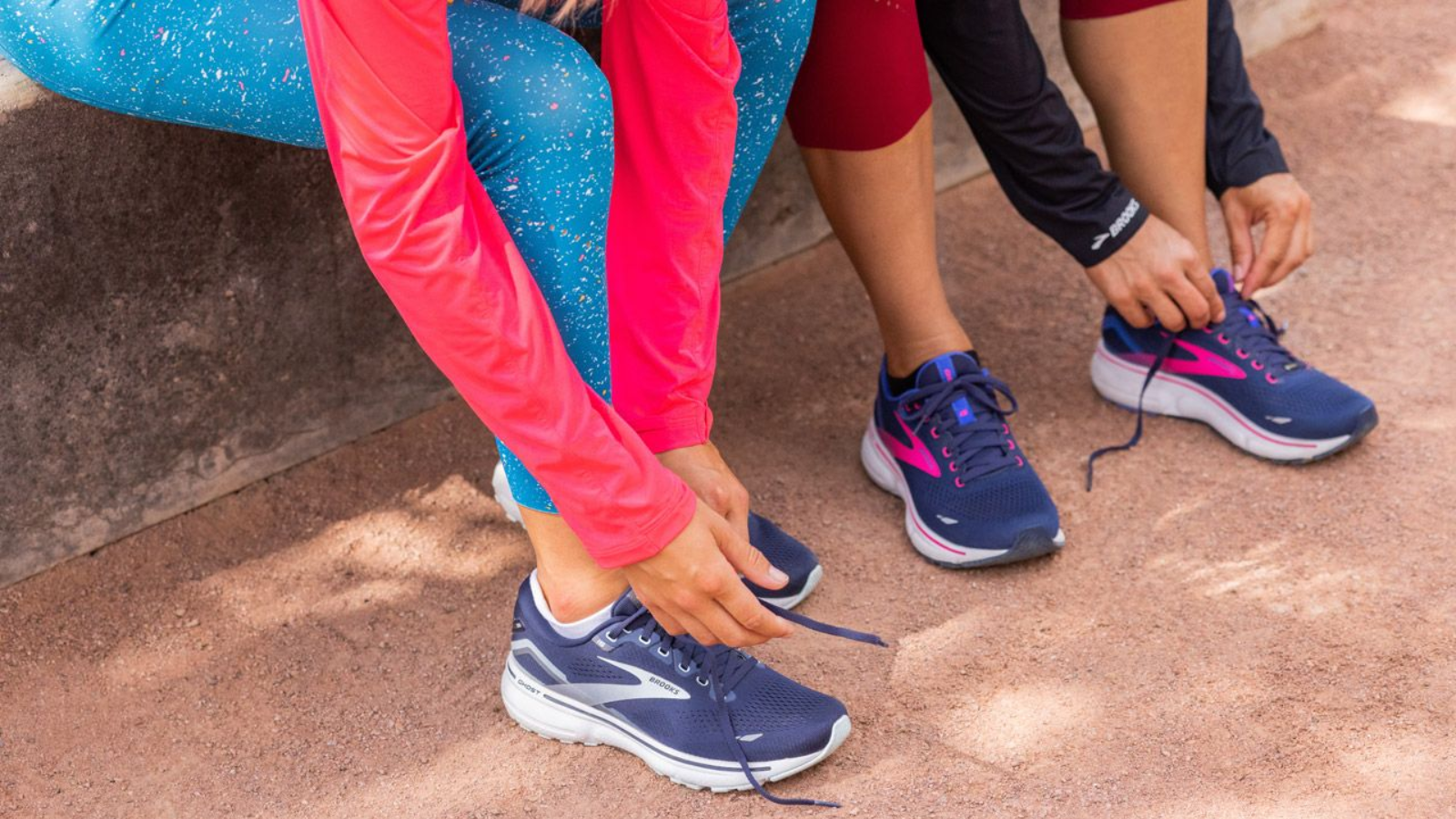 Hinh anh 6: Hinh anh cac mau giay di bo nu hang dau nam 2025