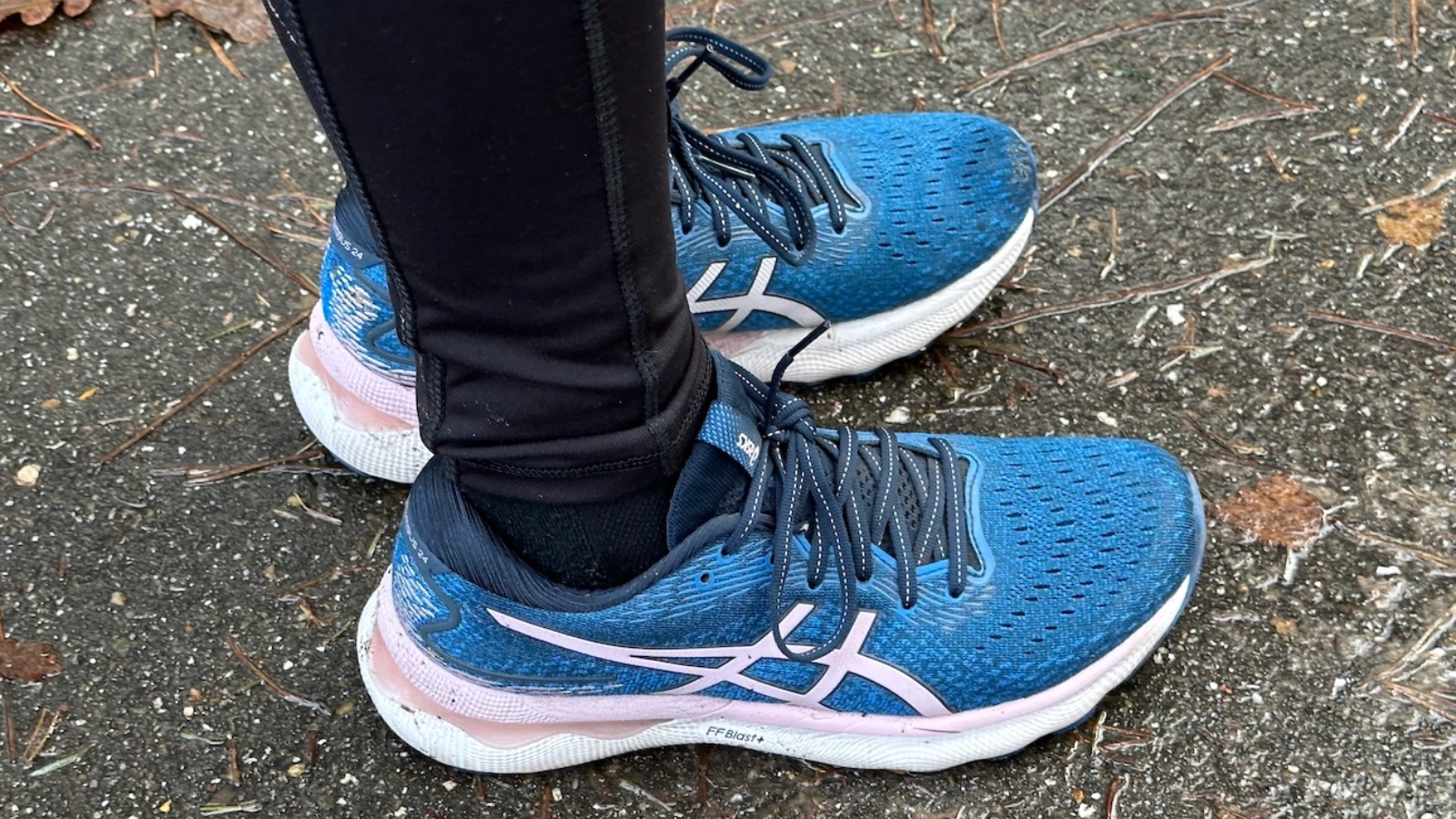 Hinh anh 8: Hinh anh cac mau giay di bo nu hang dau nam 2025