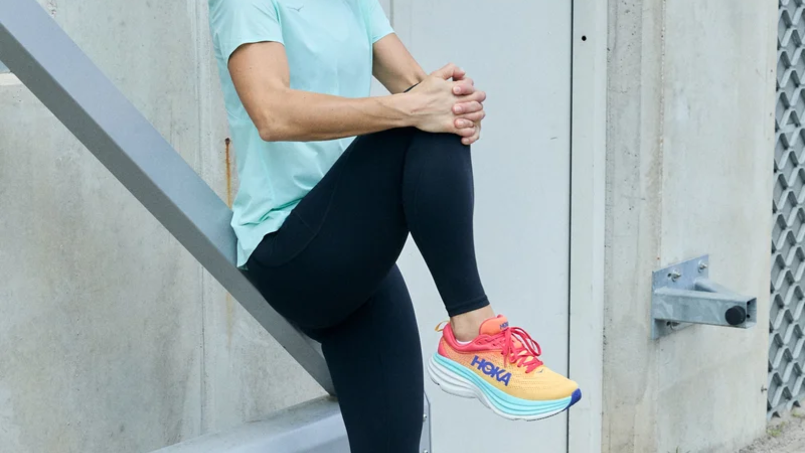 Hinh anh 9: Hinh anh cac mau giay di bo nu hang dau nam 2025