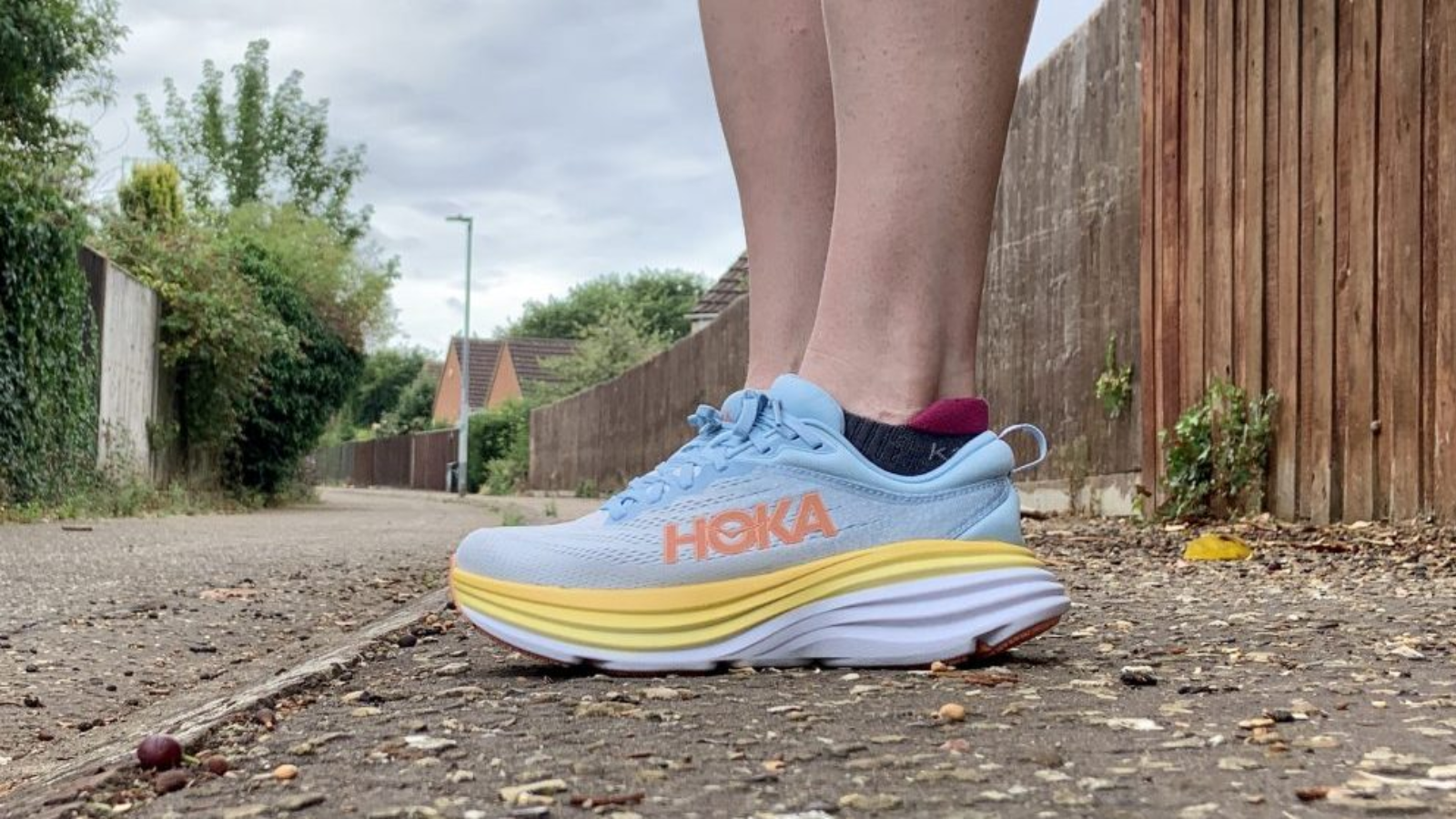 Hinh anh 3: Hinh anh cac doi giay ho tro giam dau dau goi tot nhat nam 2025