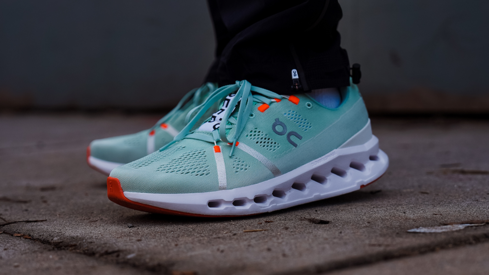 Hinh anh 1: Hinh anh cac doi giay ho tro giam dau dau goi tot nhat nam 2025