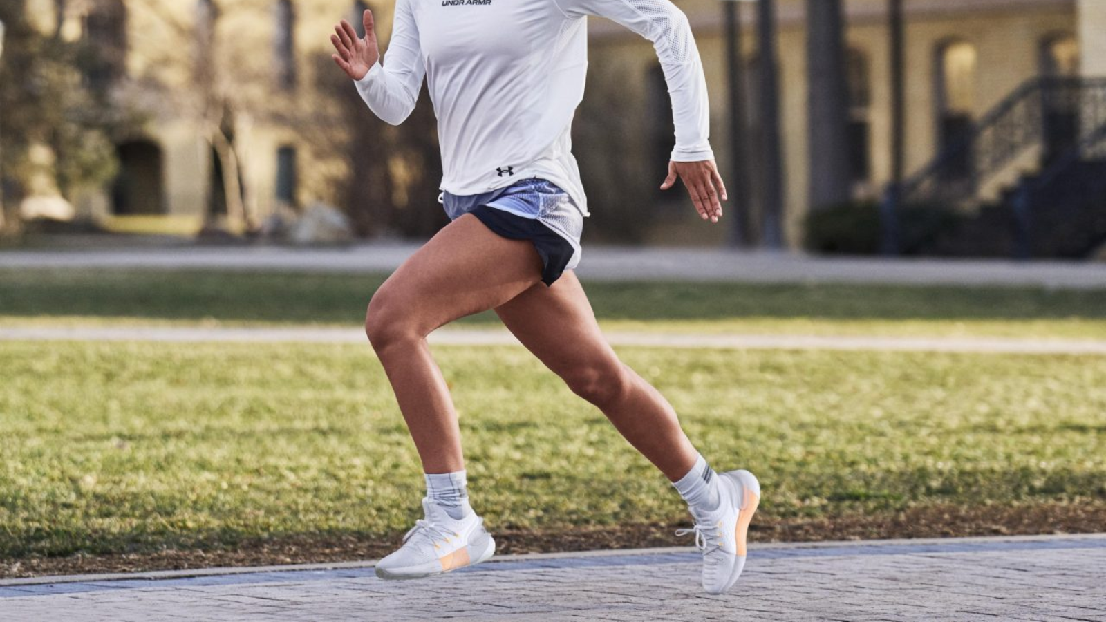 Top 10 đôi giày tập luyện nữ tốt nhất năm 2025 Hinh anh 11: Giay tap luyen nu tot nhat nam 2025: On Cloud X 4, Nike Metcon 9, Hoka Clifton 9 va nhieu hon