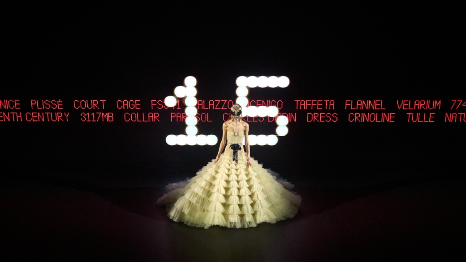 Hinh anh 1: Valentino Haute Couture Xuan He 2025 cua Alessandro Michele