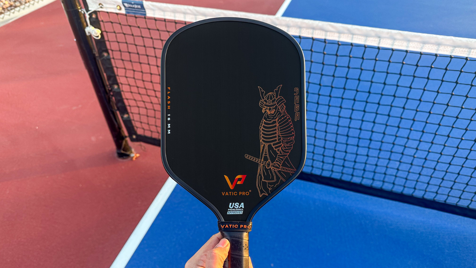 Hinh anh 1: Cay vot pickleball Vatic Pro Saga voi thiet ke toi uu