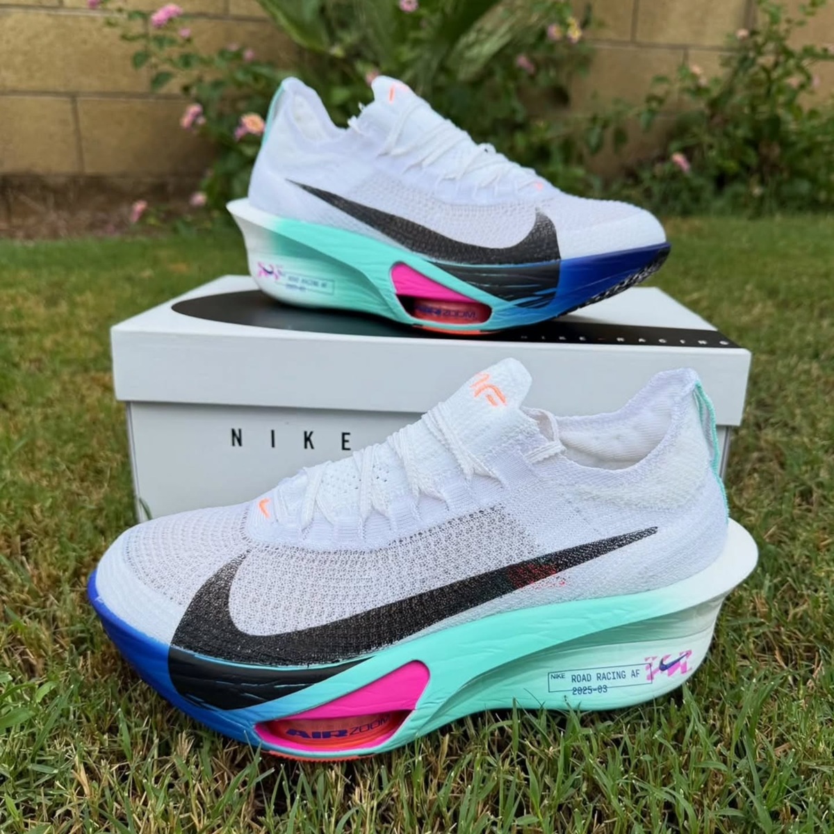 Hinh anh 2: Nike AlphaFly 3 Neo Turquoise giay chay bo xanh ngoc thiet ke lap lanh