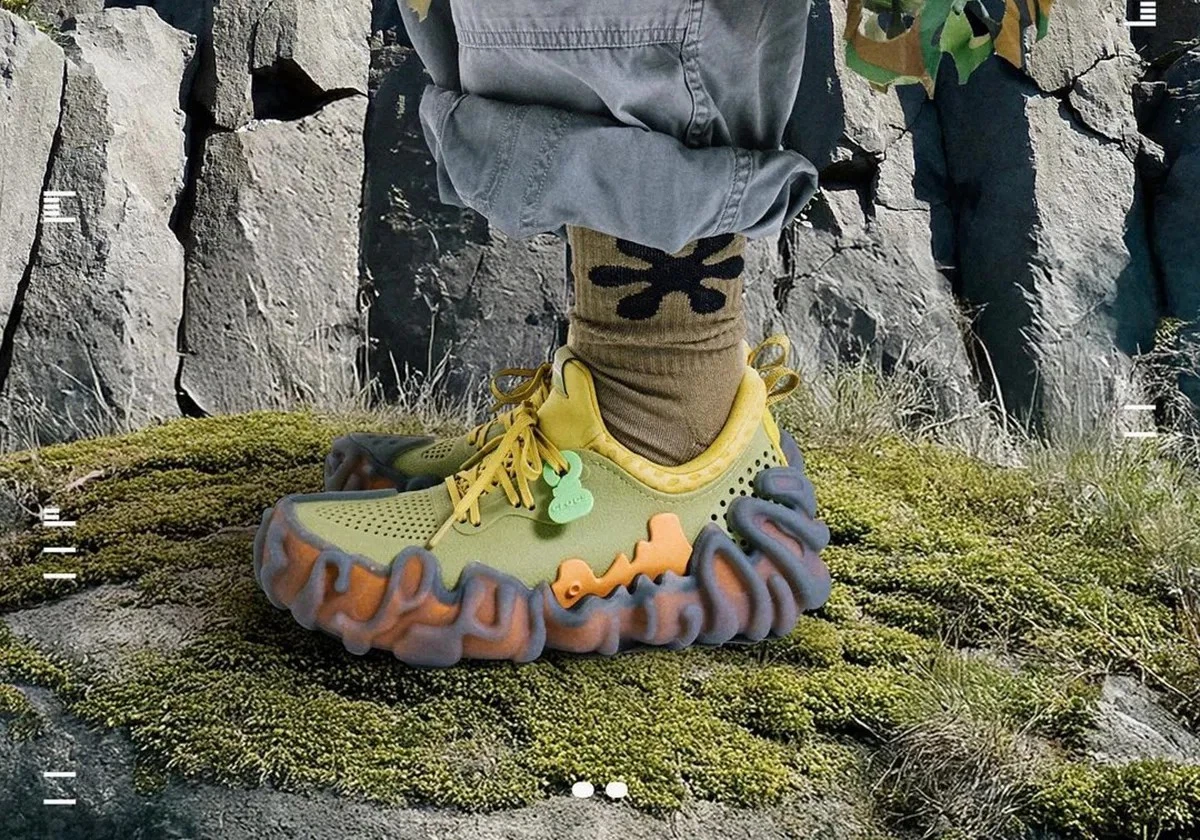 Alternative view of Giày Crocs Pollex Juniper by Salehe Bembury 'Sudd' 208694-3YZ