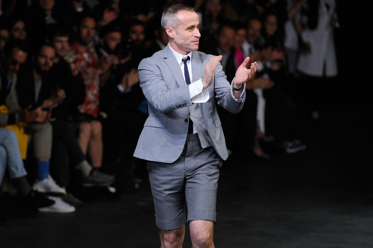 Hinh anh 1: Thom Browne - Tu suit co dien den bieu tuong duong dai