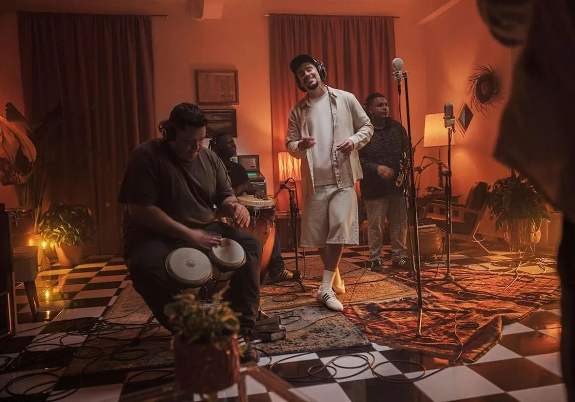 Hinh anh 2: Review chi tiet Bad Bunny x adidas Ballerina