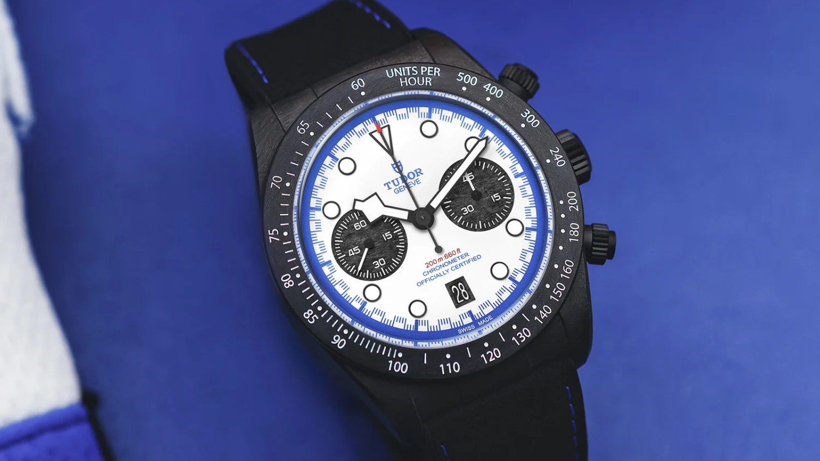 Hinh anh 1: Tudor Black Bay Chrono Carbon 25, dong ho co khi dua xe, thiet ke carbon