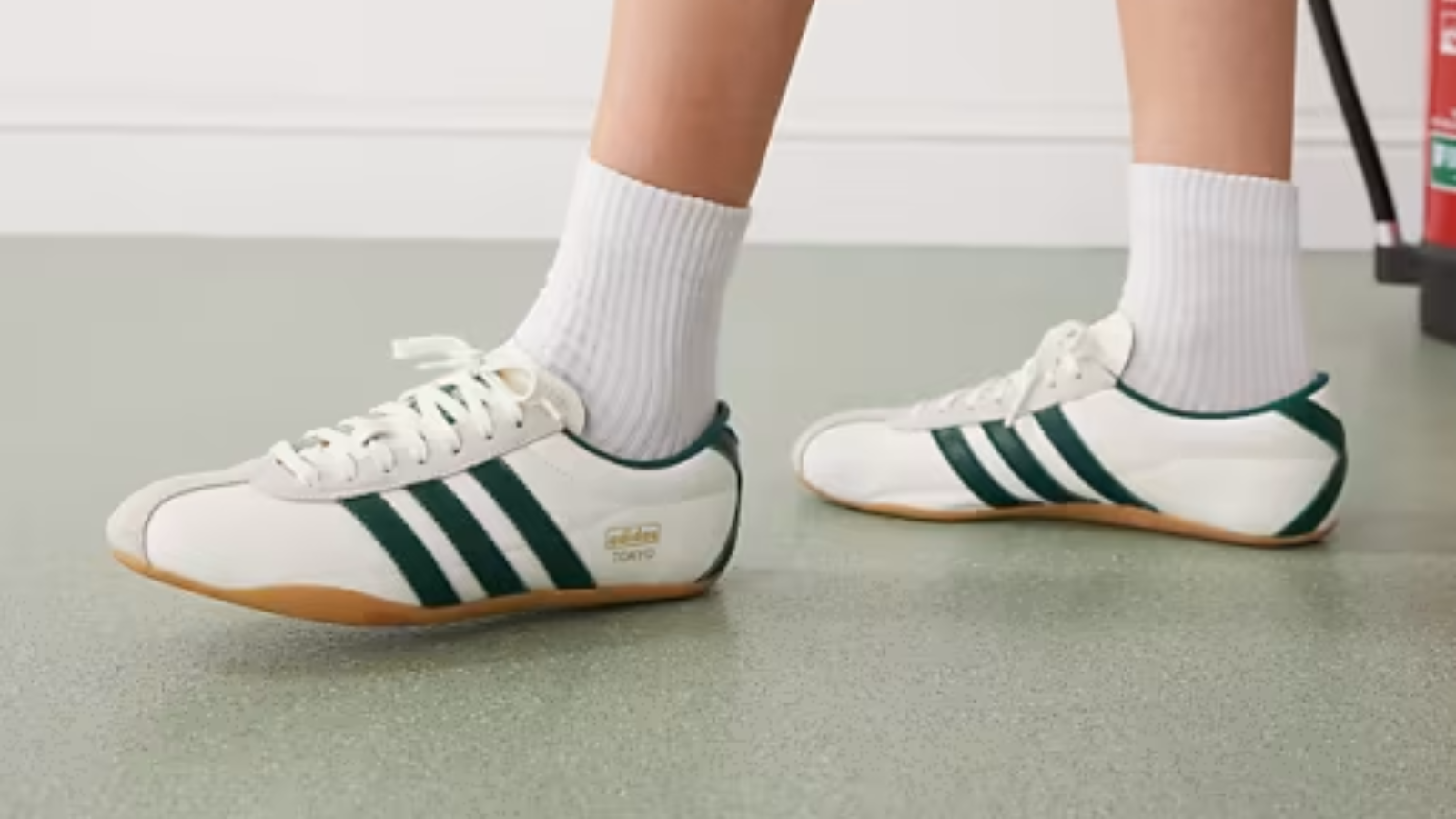 Hinh anh 3: Adidas Tokyo - doi giay sneaker toi gian co dien voi thiet ke nguyen ban va mau sac tinh te