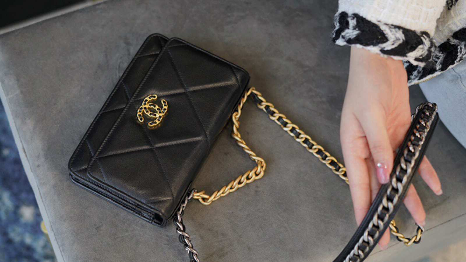 Hinh anh 1: Chanel Wallet on Chain: Goi y mau sac phu hop cho tung mua