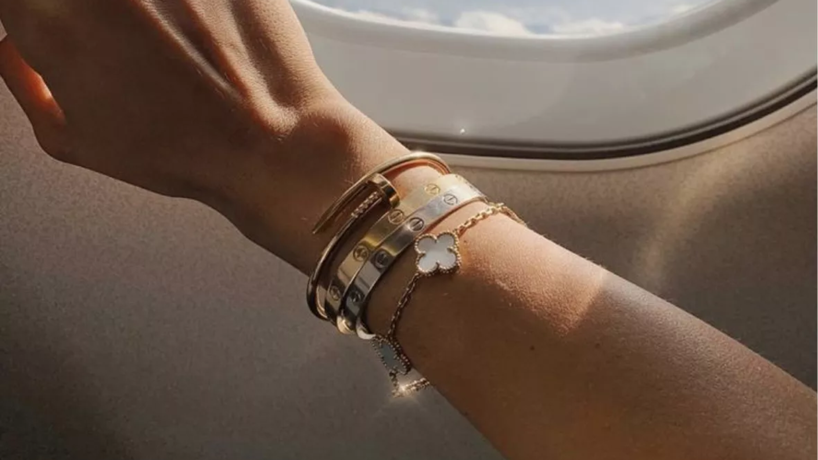 Hinh anh 11: Trang suc Van Cleef & Arpels Alhambra voi hoa tiet co bon la bieu tuong