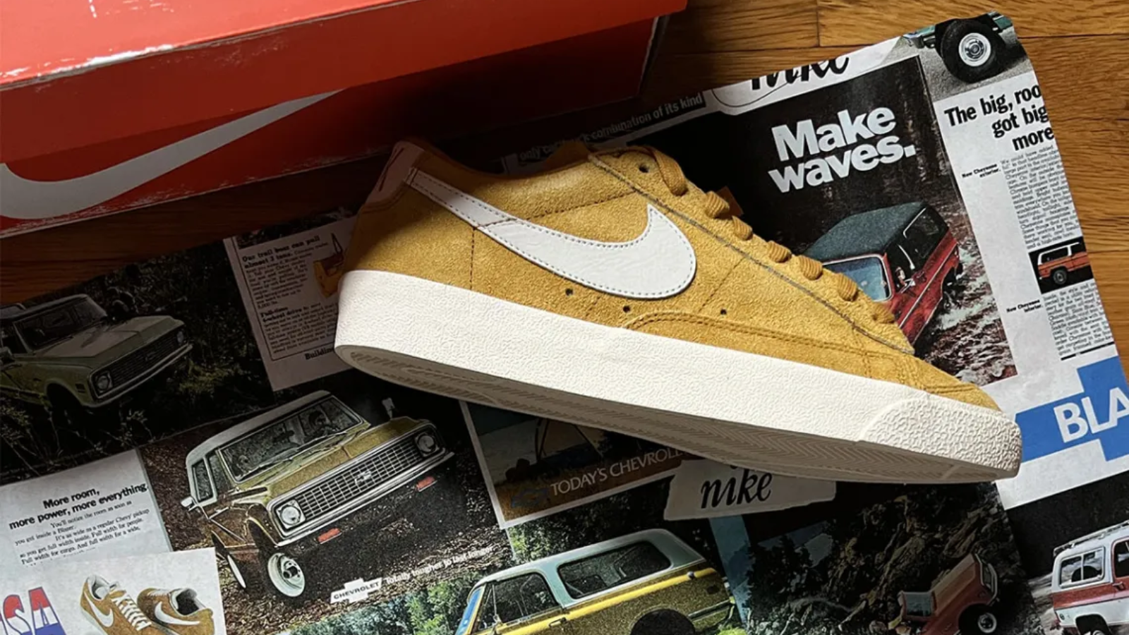 Hinh anh 8: Giay Nike Book 1 va Blazer Low “Chevy” cua Devin Booker, thiet ke dac biet ket hop yeu to van hoa xe hoi va the thao.