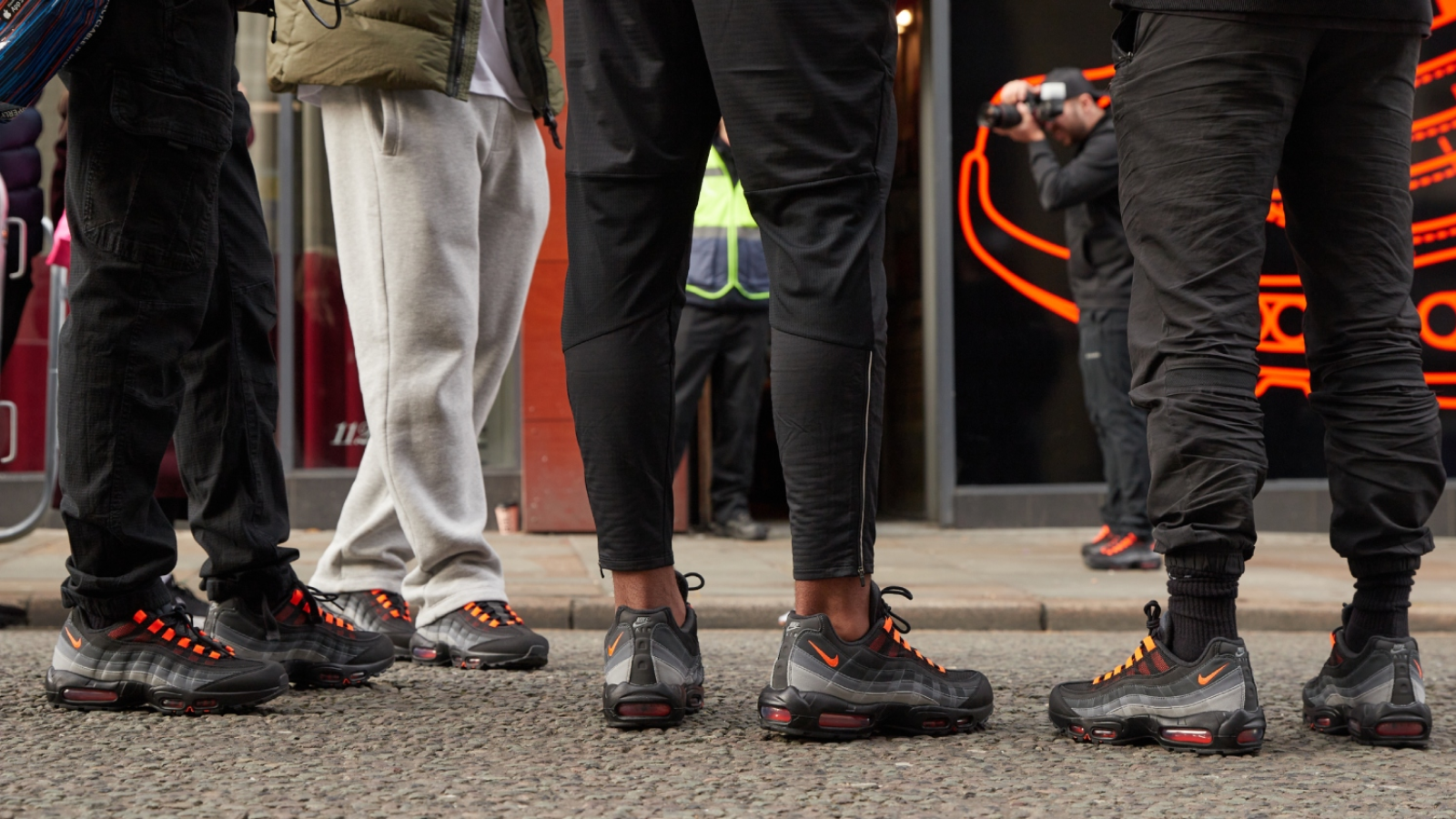 Nike Air Max 95 “110s”: Huyền thoại đường phố Vương quốc Anh Hinh anh 7: Nike Air Max 95 “110s”: Huyen thoai duong pho Vuong quoc Anh