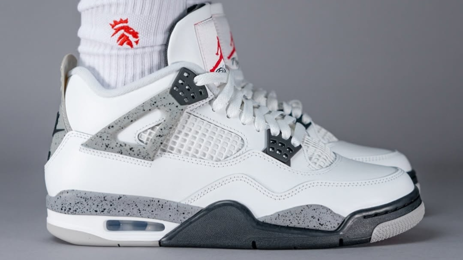 Hinh anh 2: Phan Tich Su Khac Biet: Air Jordan 4 ‘White Cement’ 2025 vs 2016