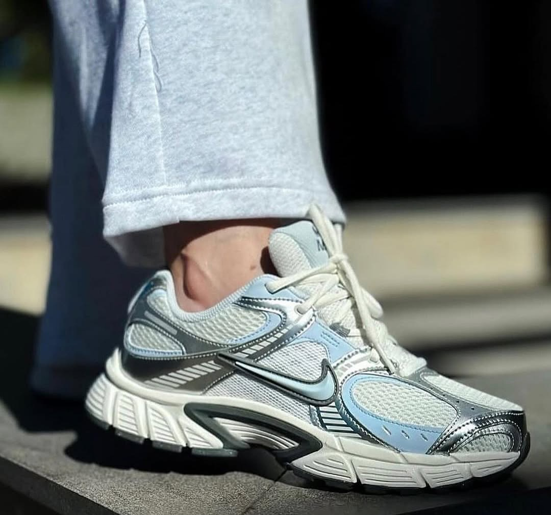 Alternative view of Giày Nike V5 RNR 'Summit White Blue Tint' HQ7901-103