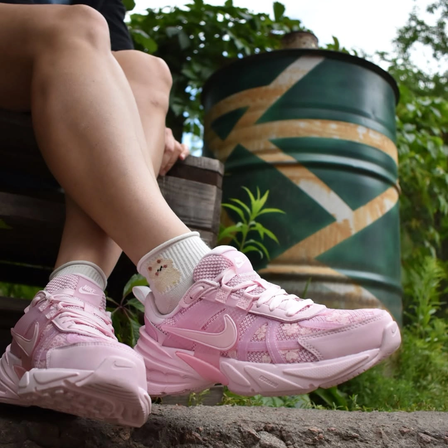 Alternative view of Giày Nike V2K Run 'Pink Foam' HJ5269-600