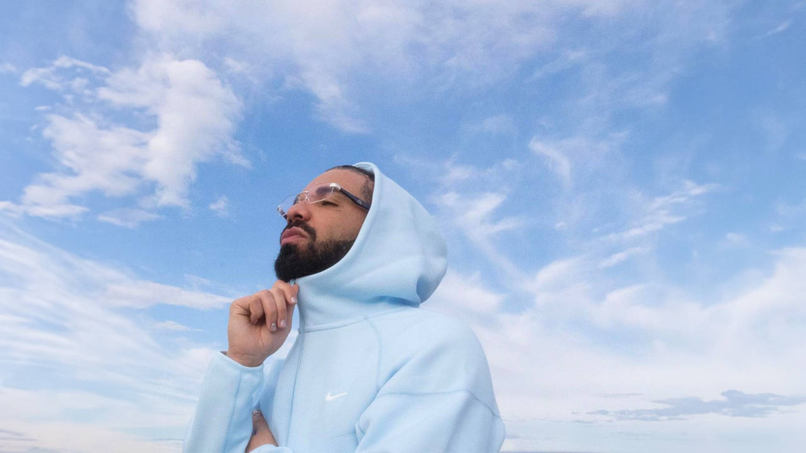 Drake – Biểu tượng âm nhạc toàn cầu và đối tác chiến lược của Nike Hinh anh 2: Drake – Bieu tuong am nhac toan cau va doi tac chien luoc cua Nike