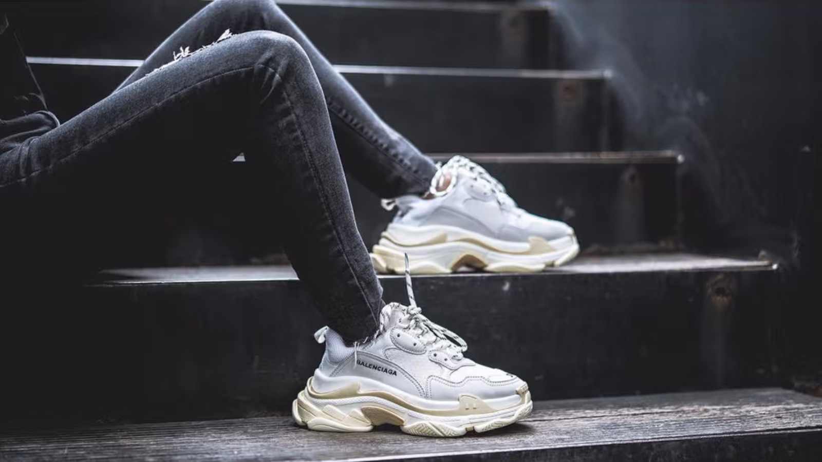 Hinh anh 10: Top 13 doi giay sneaker mua he 2025 dang so huu nhat: tu co dien den hien dai