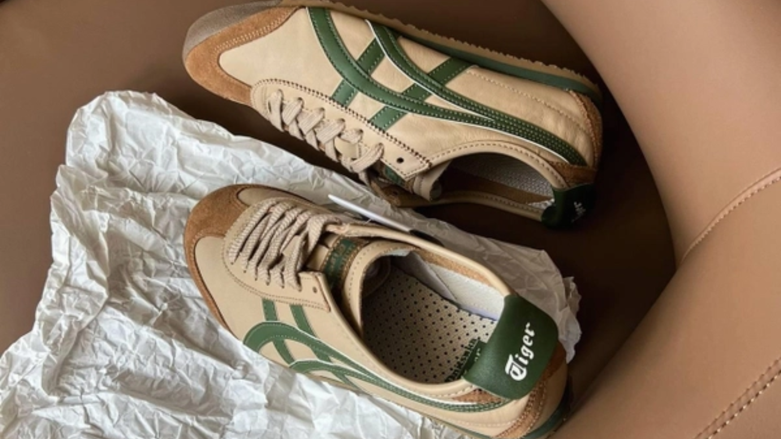 Hinh anh 11: Top 13 doi giay sneaker mua he 2025 dang so huu nhat: tu co dien den hien dai