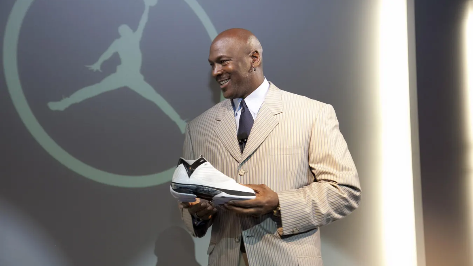 Hinh anh 4: Nhung deal giay the thao sinh loi nhat moi thoi dai (Phan 1)