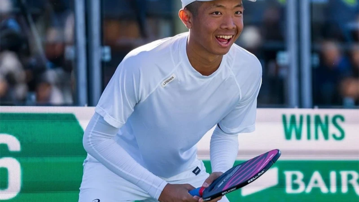 Quang Duong thi dau pickleball voi phong cach chuyen nghiep