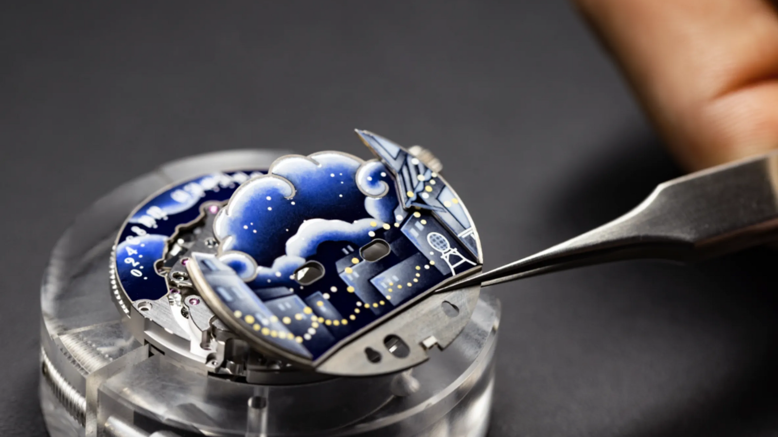 Hinh anh 6: Van Cleef & Arpels Ke Lai Mot Chuyen Tinh Vuot Thoi Gian Qua Tac Pham Moi Nhat