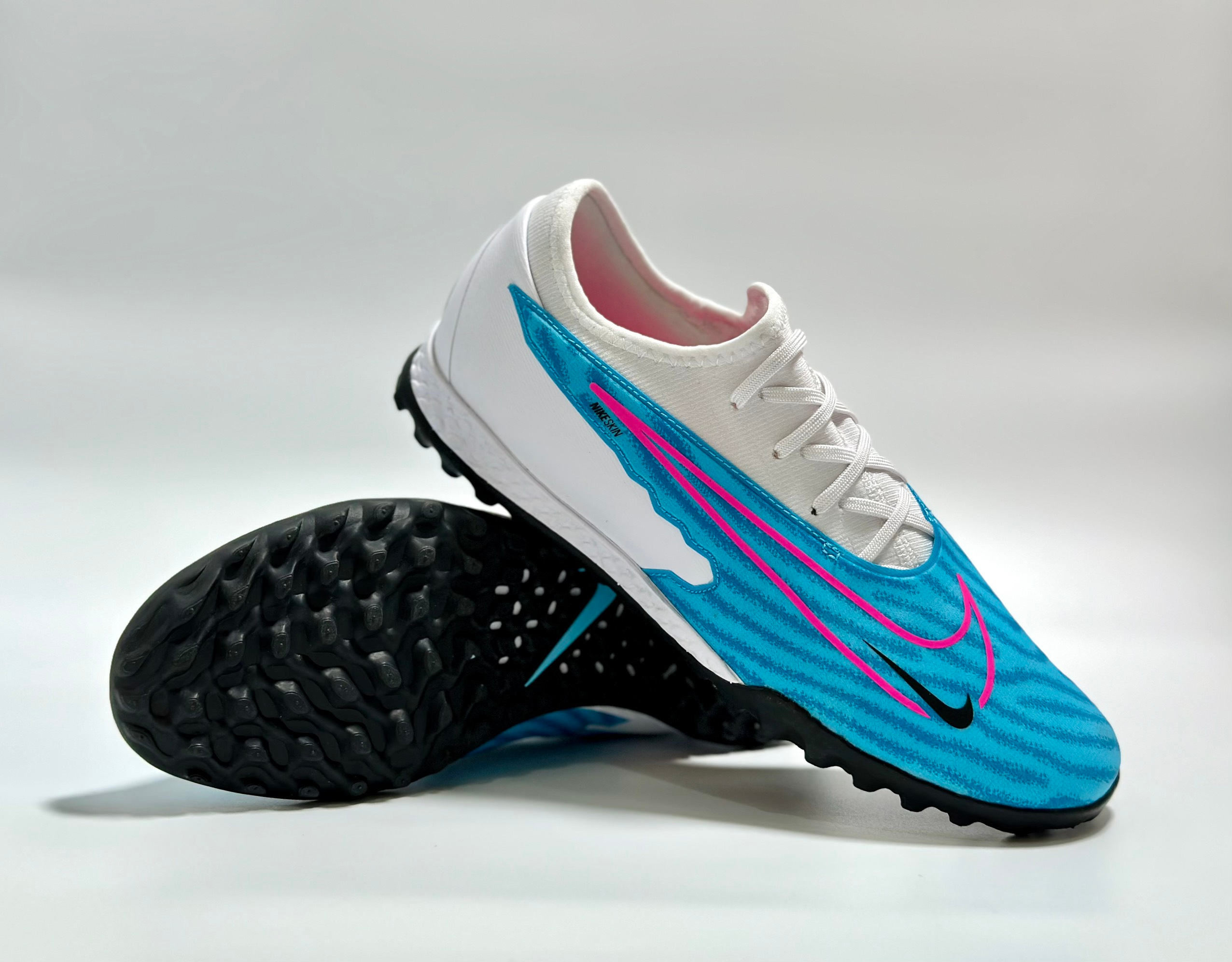 Hinh anh 6: Nike Phantom – Dong giay dinh hinh nghe thuat kiem soat bong hien dai