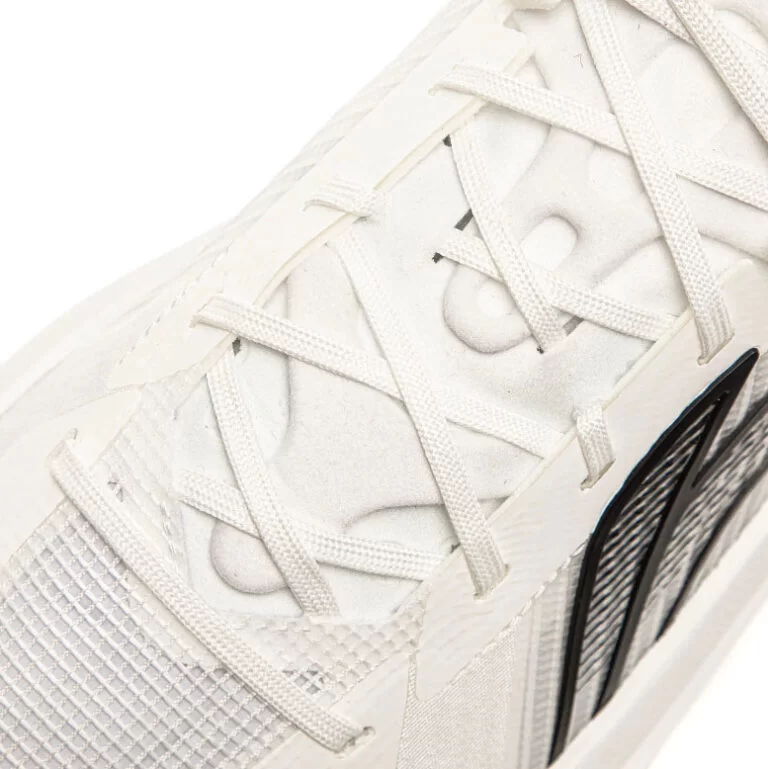 Review Li-Ning Ultra Light 2025: Siêu nhẹ, siêu linh hoạt