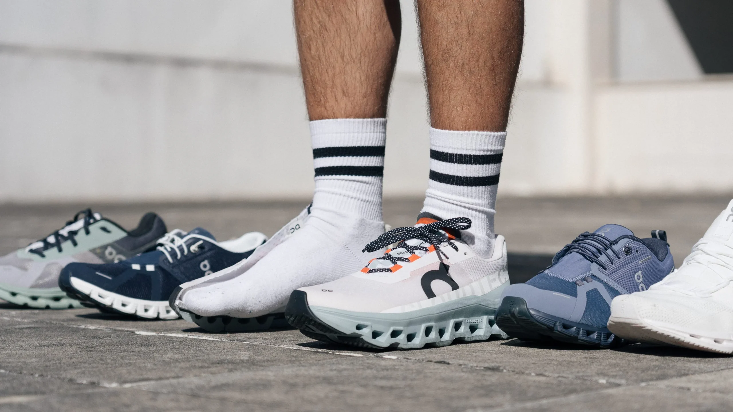 On Cloud: 10 đôi giày đi bộ được đánh giá cao nhất về độ êm và nhẹ