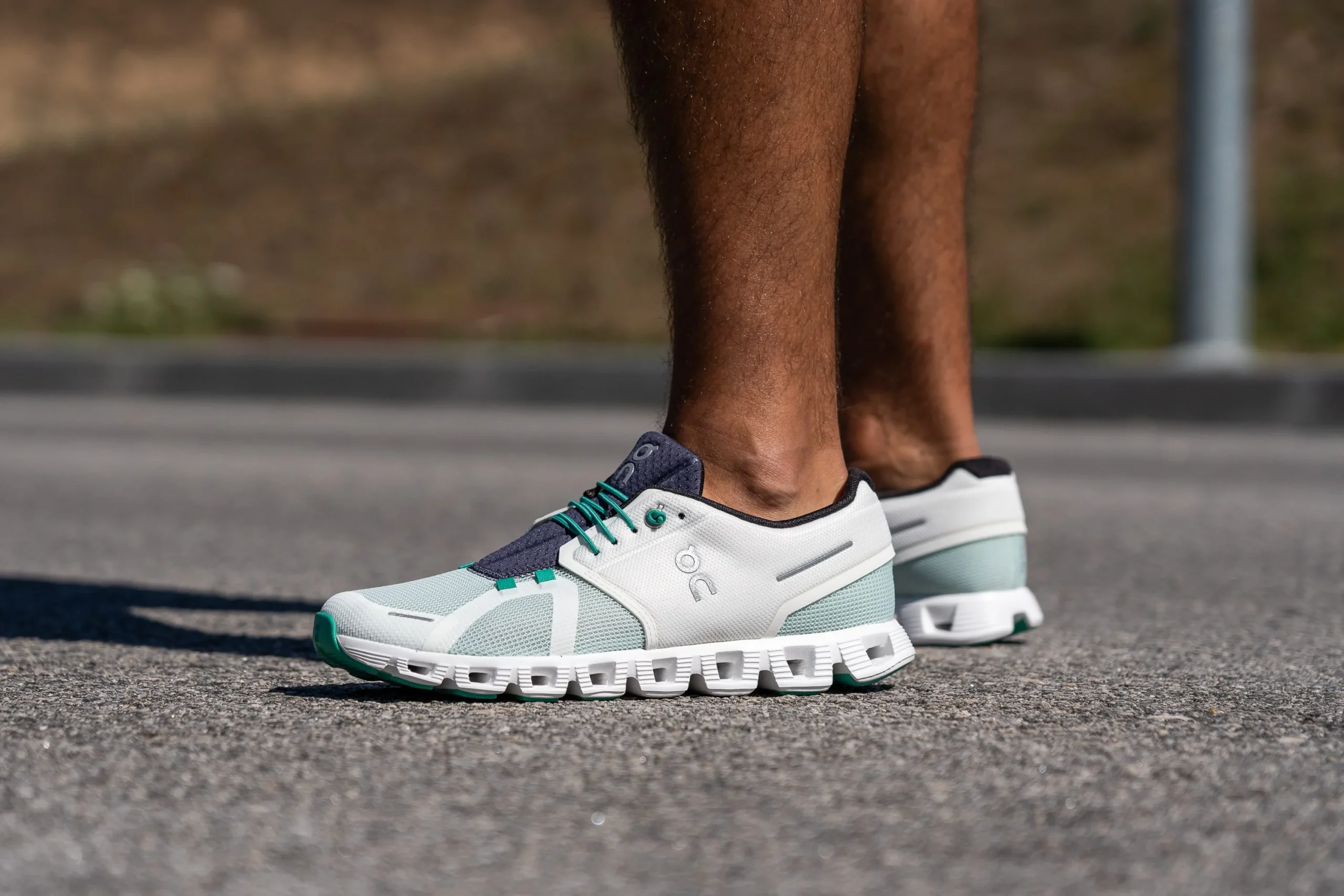 On Cloud: 10 đôi giày đi bộ được đánh giá cao nhất về độ êm và nhẹ