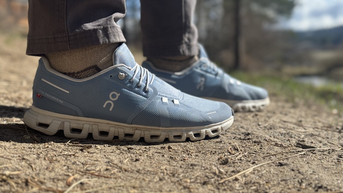 On Cloud: 10 đôi giày đi bộ được đánh giá cao nhất về độ êm và nhẹ