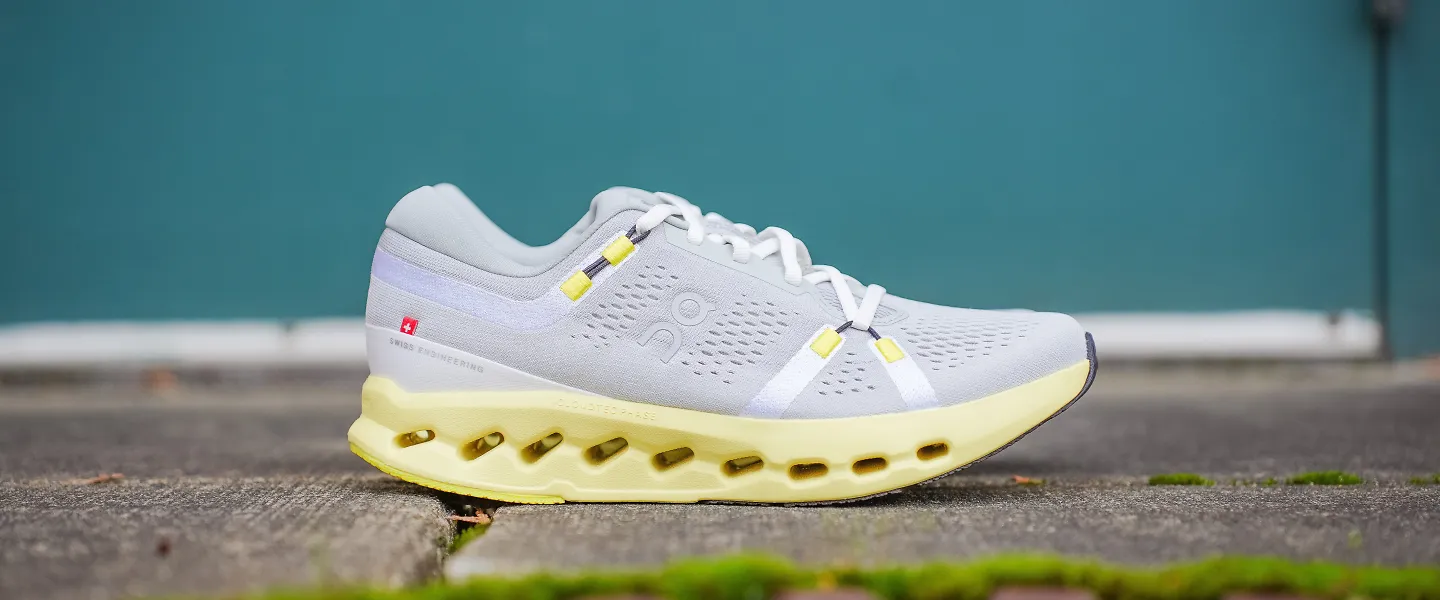 On Cloud: 10 đôi giày đi bộ được đánh giá cao nhất về độ êm và nhẹ