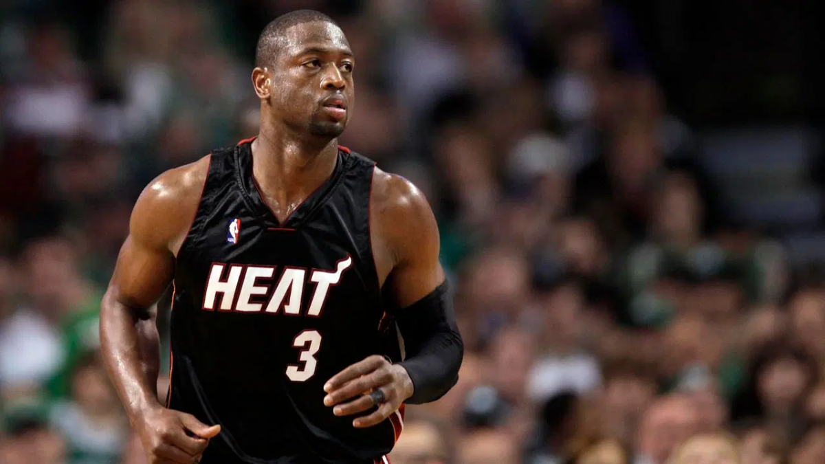 Dwyane Wade voi giay Way of Wade tu Li-Ning