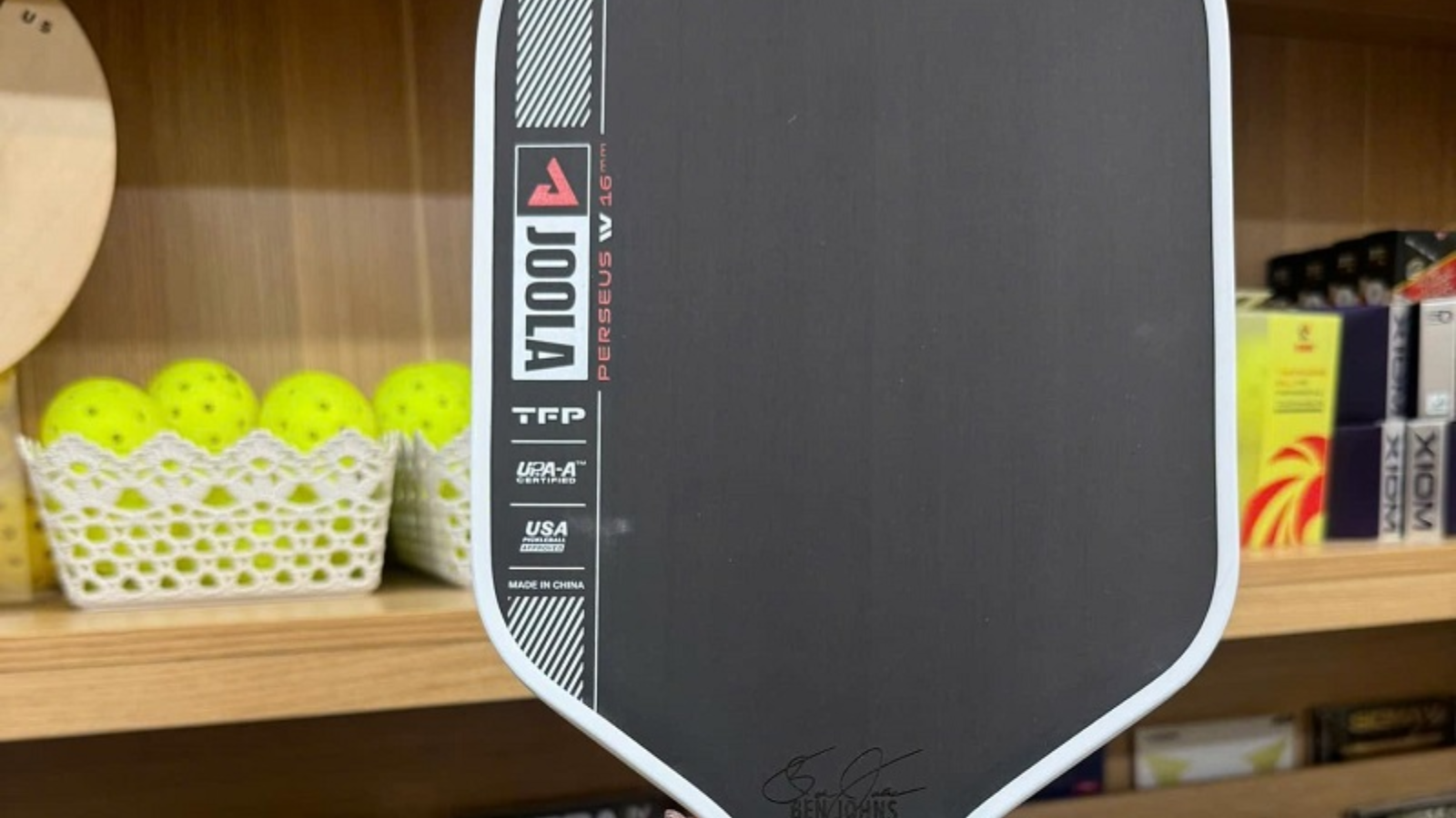 Hinh anh 3: Hinh anh vot pickleball Joola Pro 4 Perseus voi thiet ke hien dai