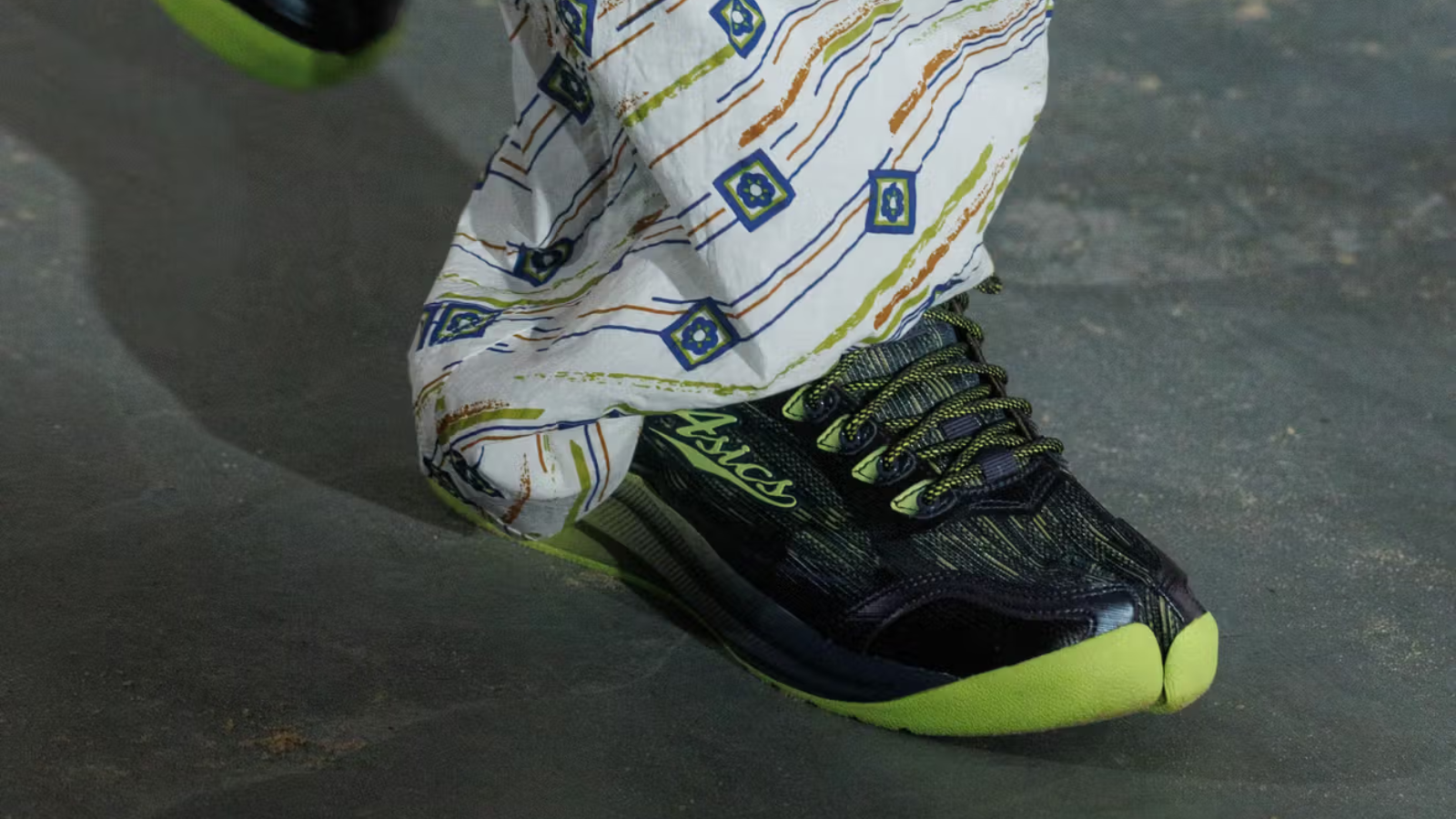 Hinh anh 8: Hinh anh show dien Paris Fashion Week Men SS26 voi bo suu tap sneaker noi bat