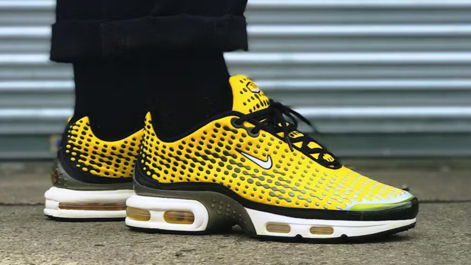 Hinh anh 3: Nike Air Max Plus VII nam 2025 voi ba phoi mau moi Varsity Maize, White/Black va Dusk