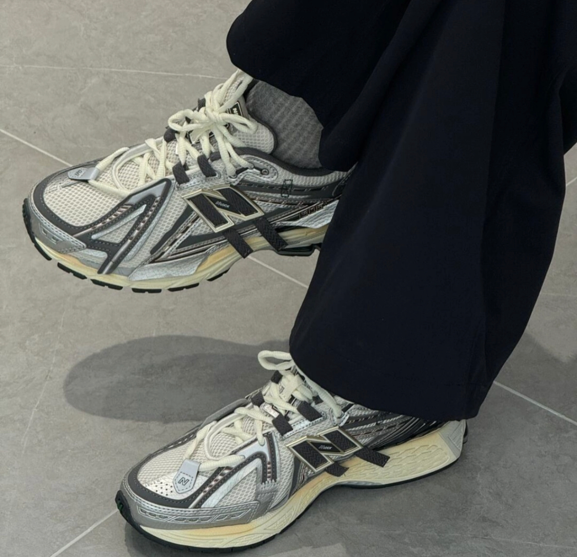 Alternative view of Giày New Balance 1906A 'Silver Gold Metallic' M1906AD