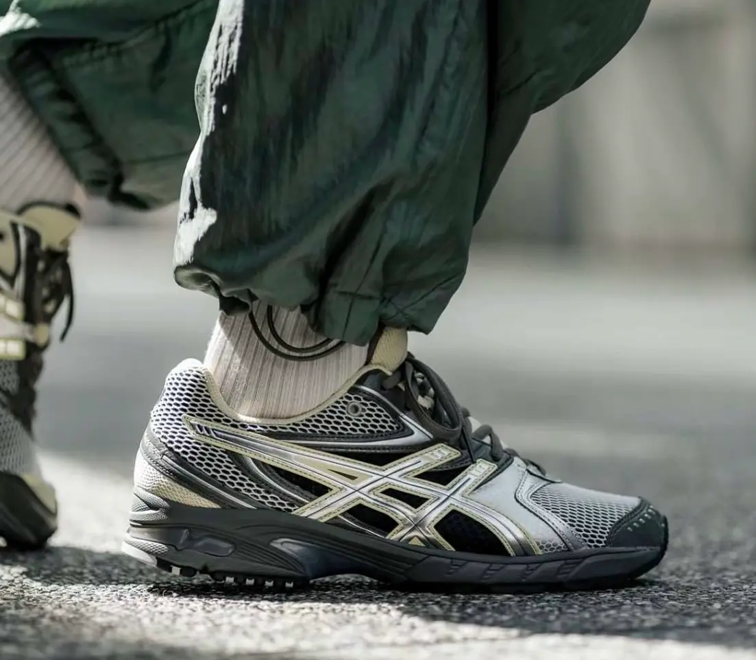 Alternative view of Giày Asics Gel-DS Trainer 14 'Truffle Grey' 1203A607-020