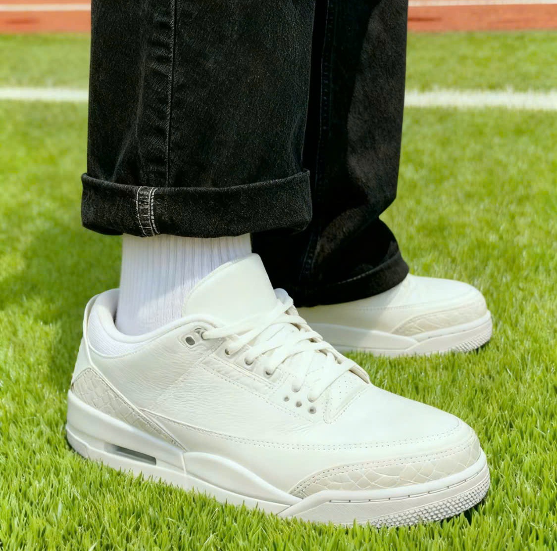 Alternative view of Giày Nike Air Jordan 3 Retro 'Pure Money' CT8532-111