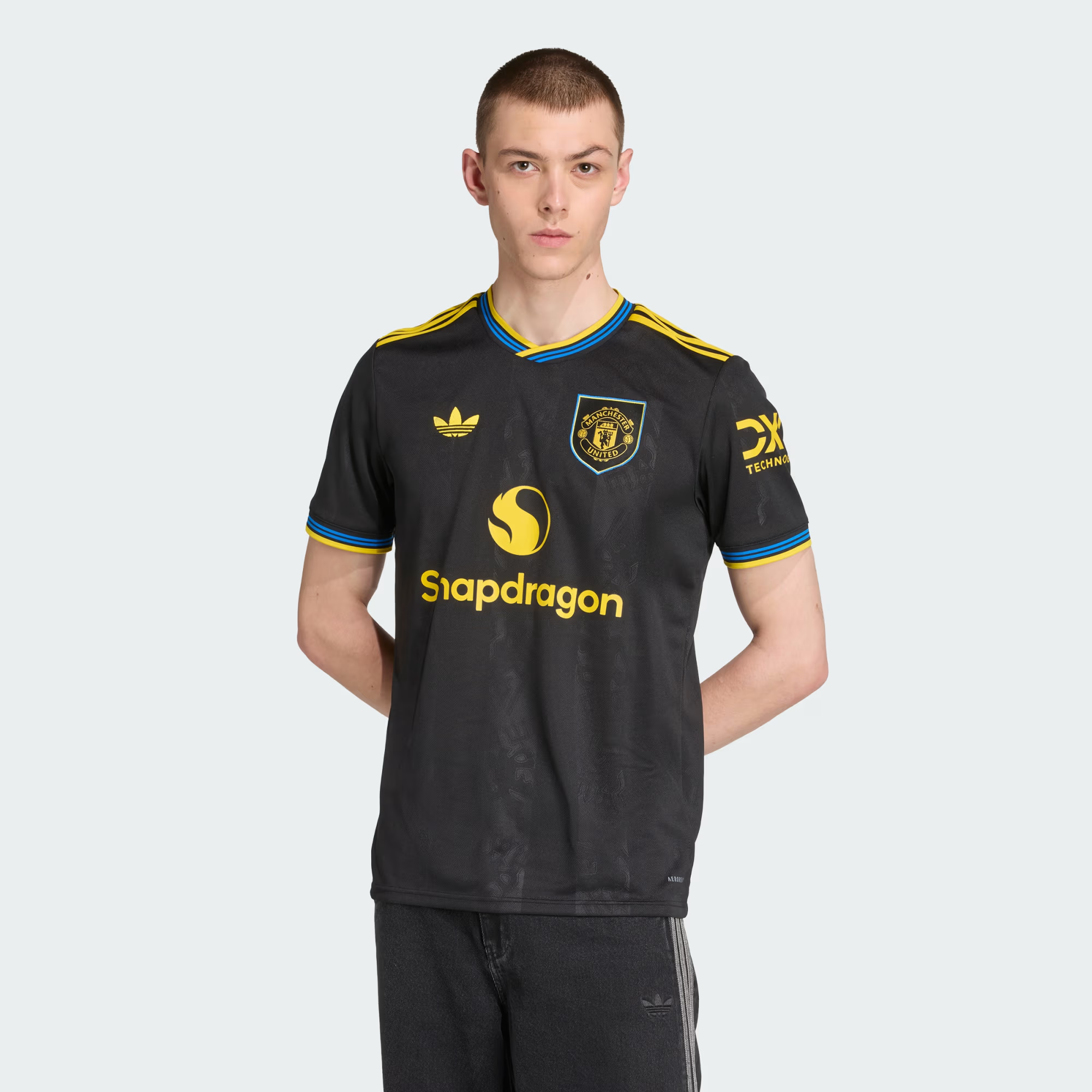 Áo Adidas Manchester United 2025/26 'Black' KD4225 - Ảnh 2