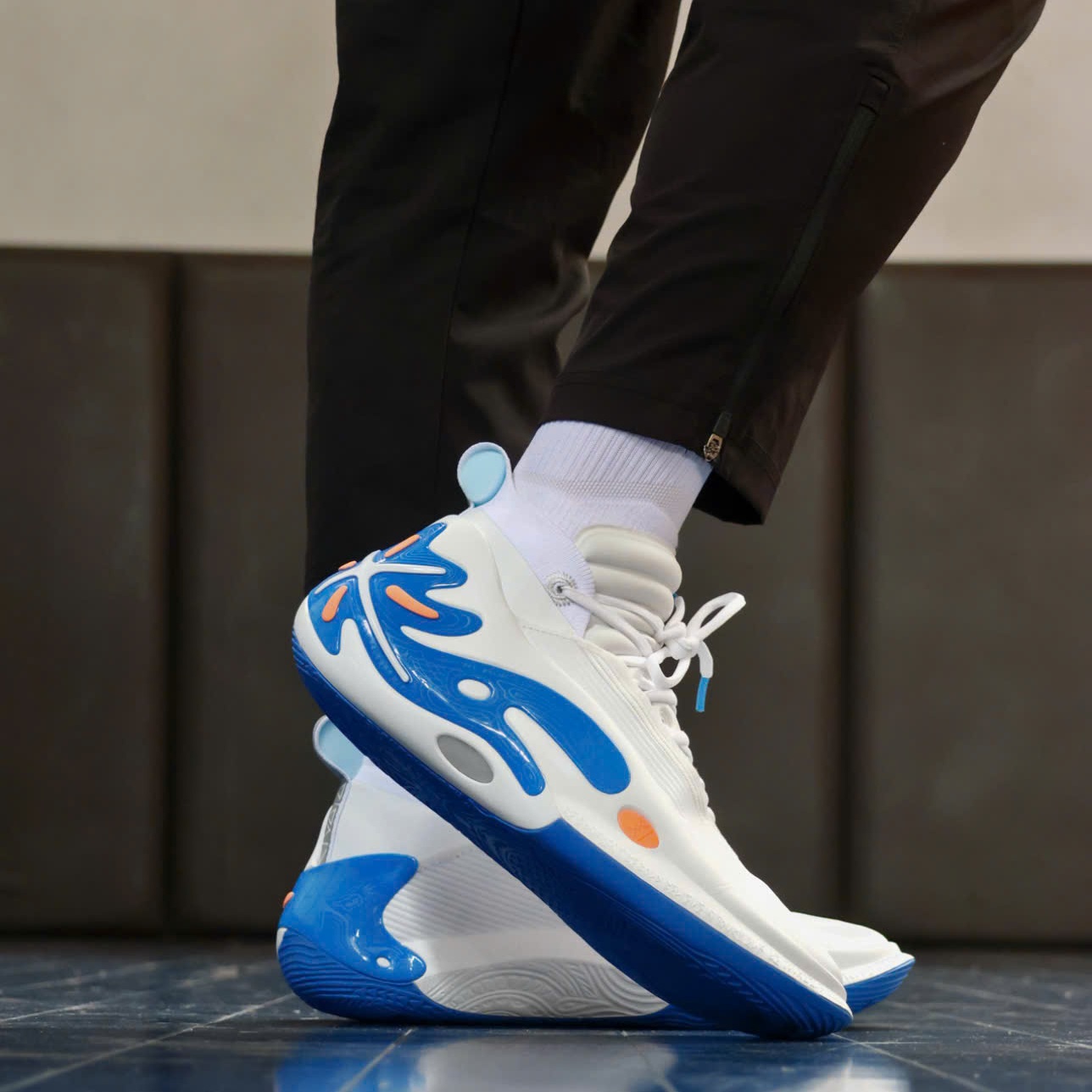 Alternative view of Giày Li-Ning Way of Wade 11 'White Blue' ABAU049-26
