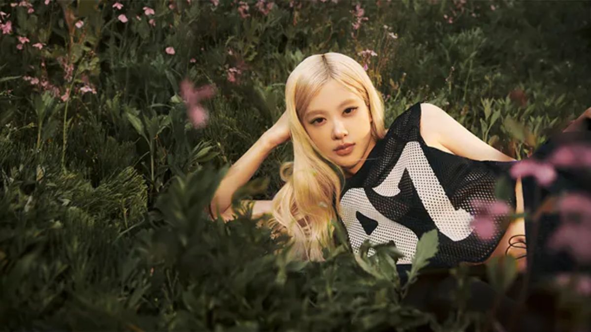 Rose tu BLACKPINK trong chien dich PUMA, cung bo suu tap giay va trang phuc dac biet.