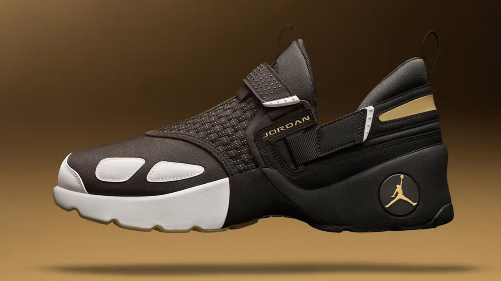 Hinh anh 2: Hinh anh giay Jordan Trunner O/S 2025 voi thiet ke hien dai, phoi mau xanh duong - nau dat, va day hai mau.