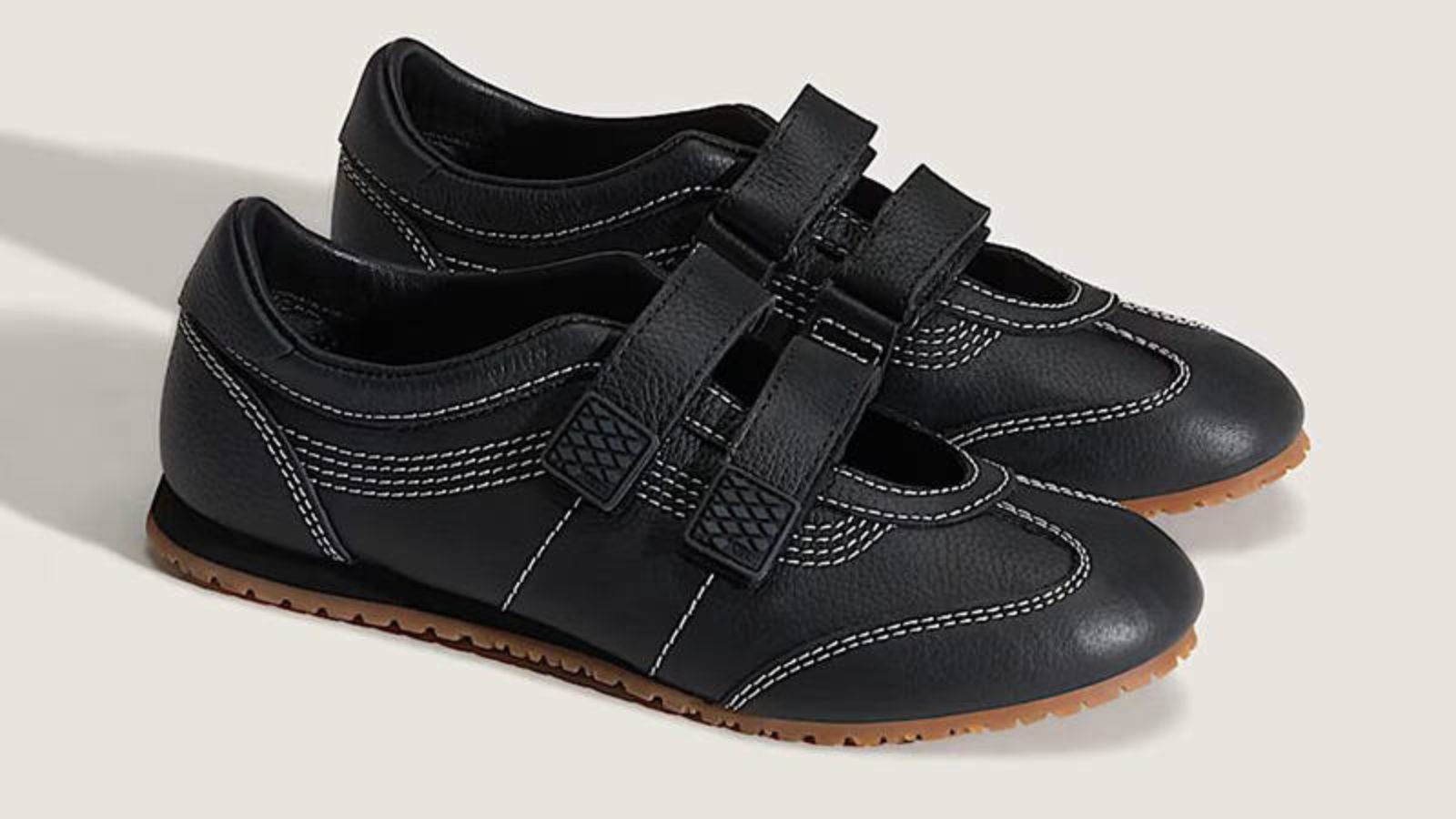 Hinh anh 6: Giay Vans Mary Jane Super LowPro trong thiet ke moi, ket hop phong cach balletcore va streetwear