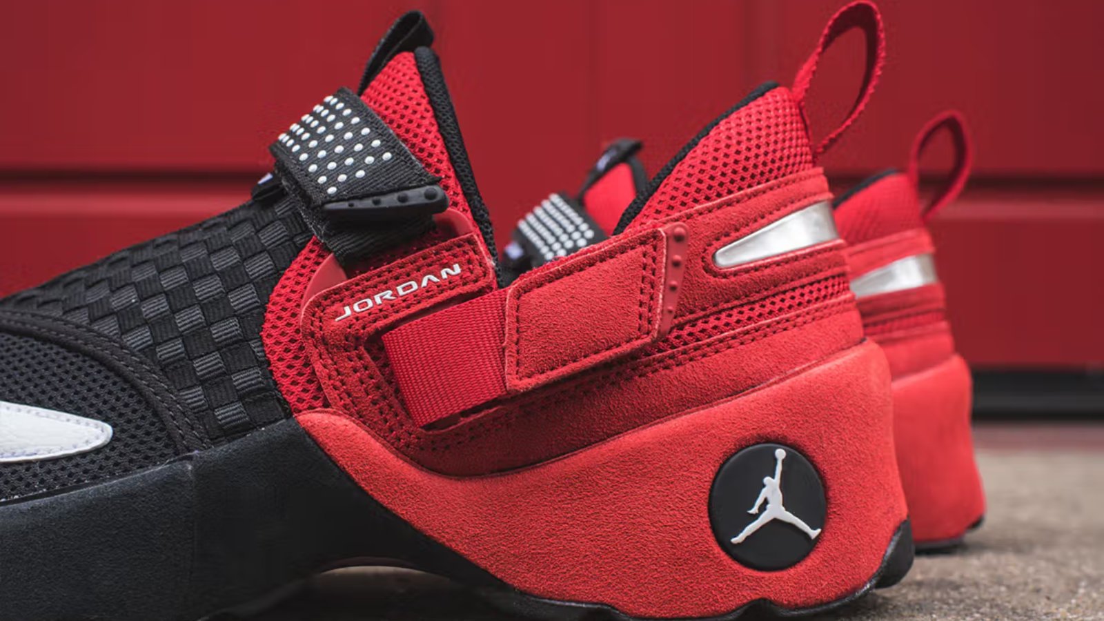 Hinh anh 3: Hinh anh doi giay Jordan Trunner voi thiet ke slip-on va mau sac doc dao