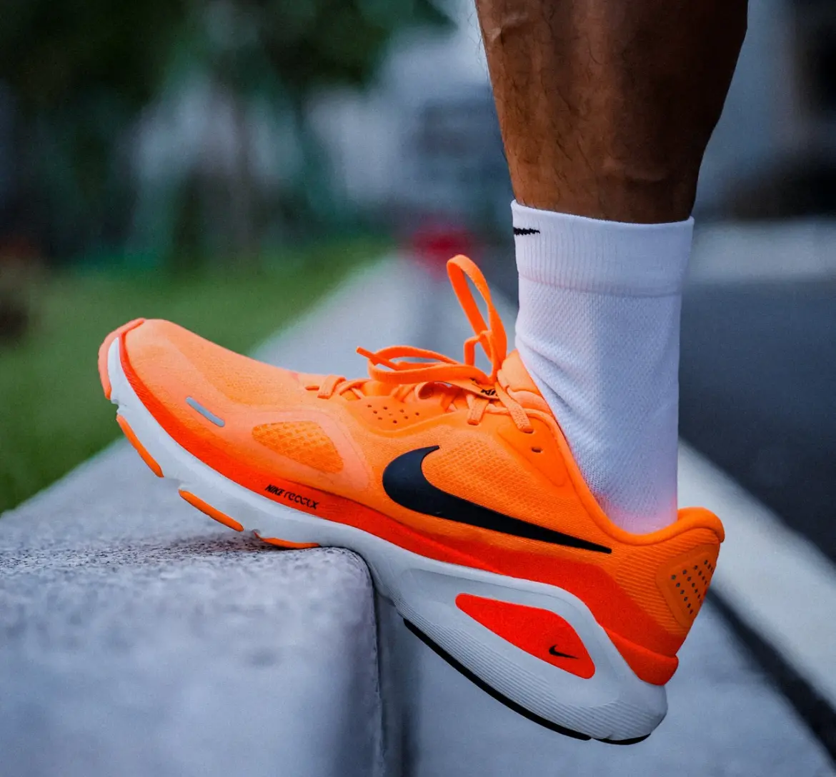 Alternative view of Giày Nike Structure 26 ‘Total Orange’ HJ1102-800